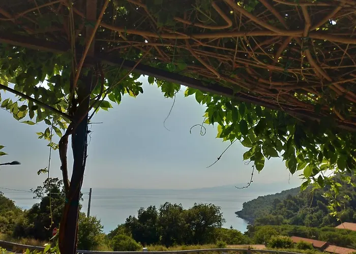 Laino Bed & Breakfast 4*