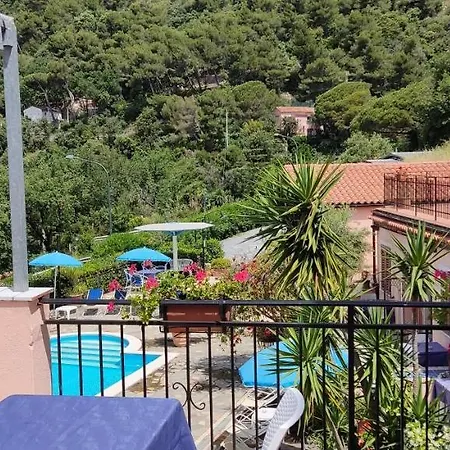 Laino Bed & Breakfast