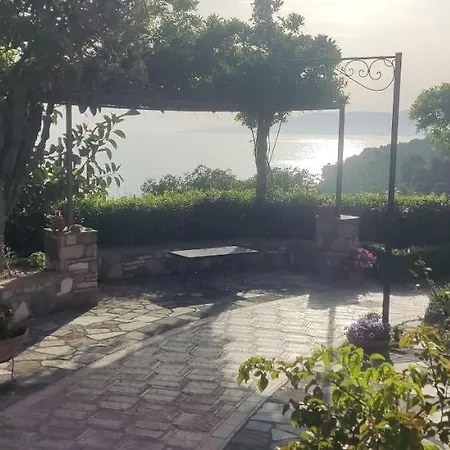 Laino Bed & Breakfast 4*