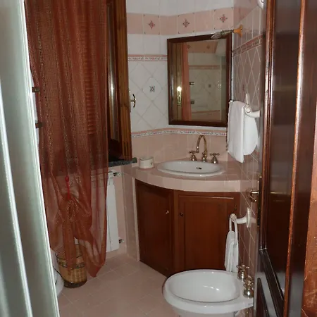 Laino Bed & Breakfast 4*